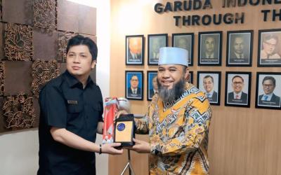 Gubernur Helmi menyambangi kantor pusat Garuda Indonesia di Garuda Sentra Operasi (GSO), Tangerang, Banten, guna membahas keberlanjutan layanan penerbangan maskapai nasional tersebut di Provinsi Bengkulu., Pada Rabu (4/3).