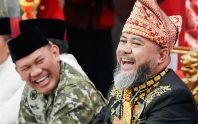 Panglima Komando Daerah Militer (Pangdam) XXI/Radin Inten, Kristomei Sianturi dan Gubernur Bengkulu Helmi Hasan 