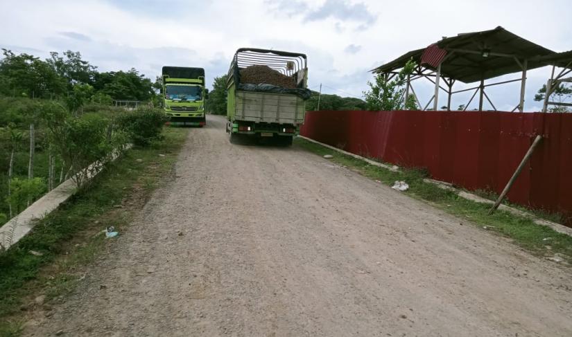 Jalan akses Pariwisata Danau Nibung  Desa Ujung Padang Kecamatan Kota Mukomuko Kabupaten Mukomuko Provinsi Bengkulu mulai mengalami kerusakan.