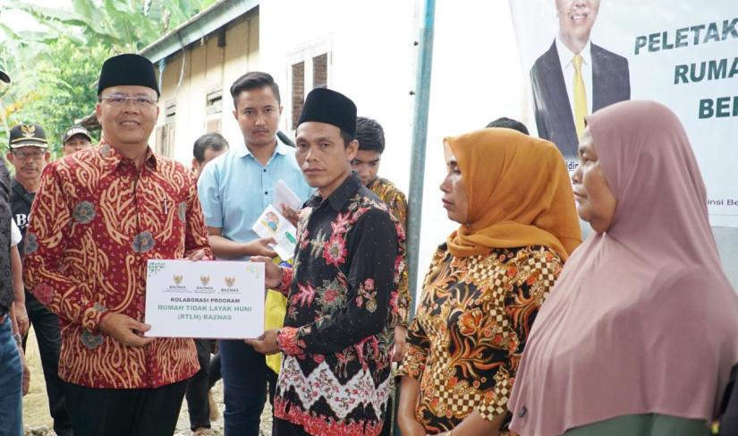 Bantuan Bedah Rumah Layak Huni dan Penyerahan KBS JKN KIS, dan oksigen konsentrator, Kamis (8/2).