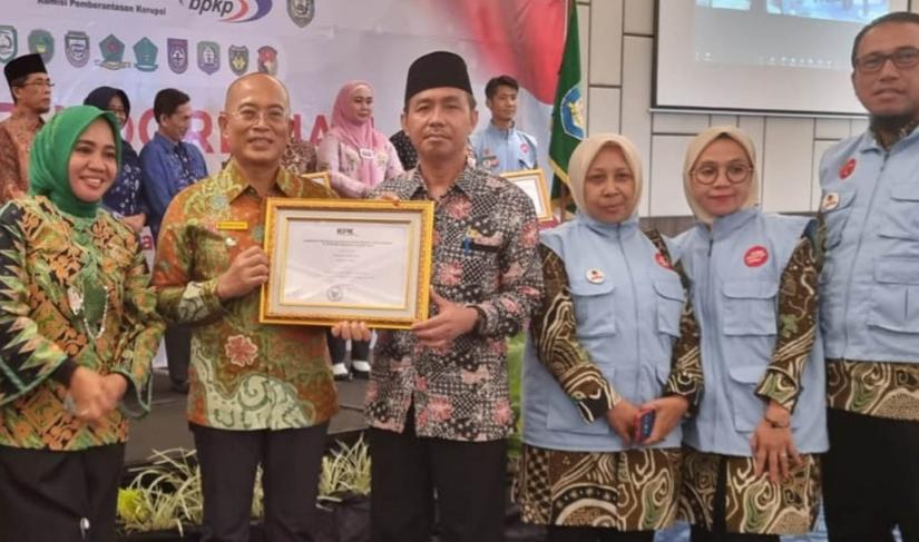 Pemerintah Kabupaten Bengkulu Selatan mendapatkan penghargaan Apresiasi Program Pemberantasan Korupsi Terintegrasi Provinsi Bengkulu Tahun 2022