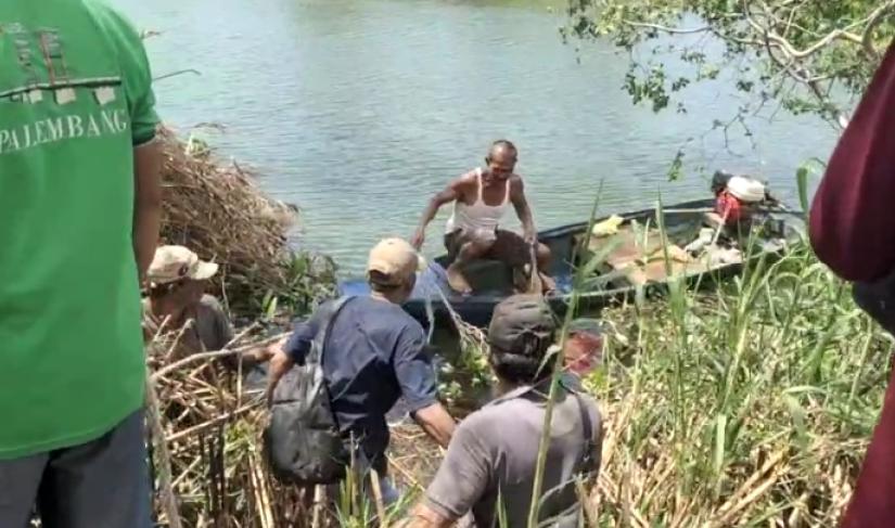 Penemuan mayat di muara sungai Padang Serai.