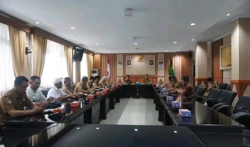 Pemkab BU kembali melakukan audiensi terkait Insprastruktur kewenangan provinsi, di ruangan rapat gubernur