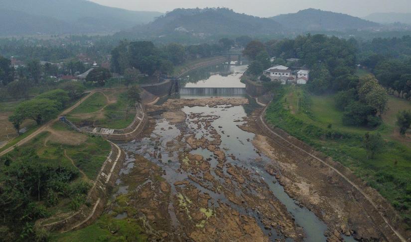 Foto udara aliran Sungai Citanduy Bendungan Citanduy, Dobo, Kota Banjar, Jawa Barat, akhir Agustus lalu. (Foto: ANTARA/Adeng Bustomi/rwa)
