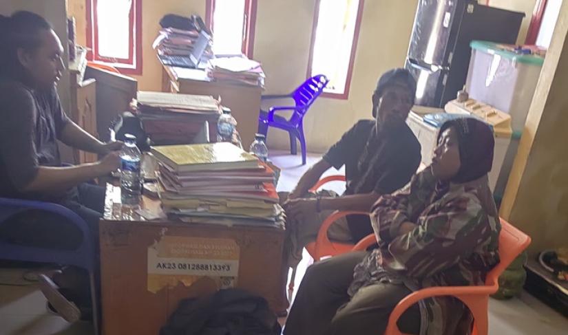 Perampok sadis tiga pria bertopeng beraksi di Kabupaten Kaur Provinsi Bengkulu. Korbannya Teguh Sriyono (45) warga Dusun Latihan Desa Tanjung Besar Kecamatan Kaur Selatan.