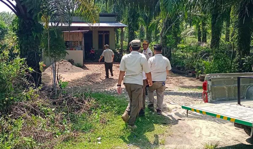 Satuan Polisi Pamong Praja (Satpol PP) Kabupaten Mukomuko dikabarkan juga menggerebek pasangan bukan muhrim