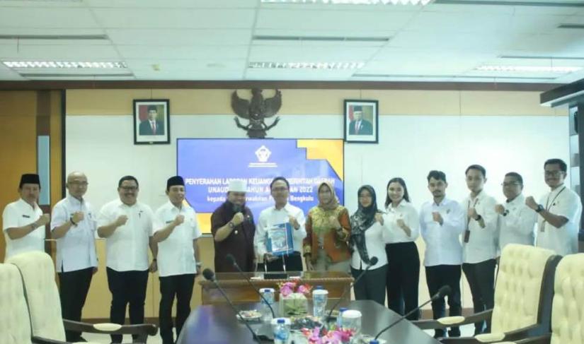 Jajaran Pemkot Bengkulu Saat Terima Serahkan LKPD Tahun 2022 Ke BPK RI Foto/Dok