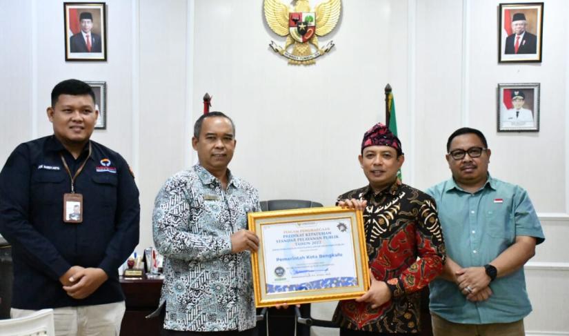 Pemerintah Kota Bengkulu kembali meraih penghargaan terkait kepatuhan standar pelayanan publik dari Ombudsman RI