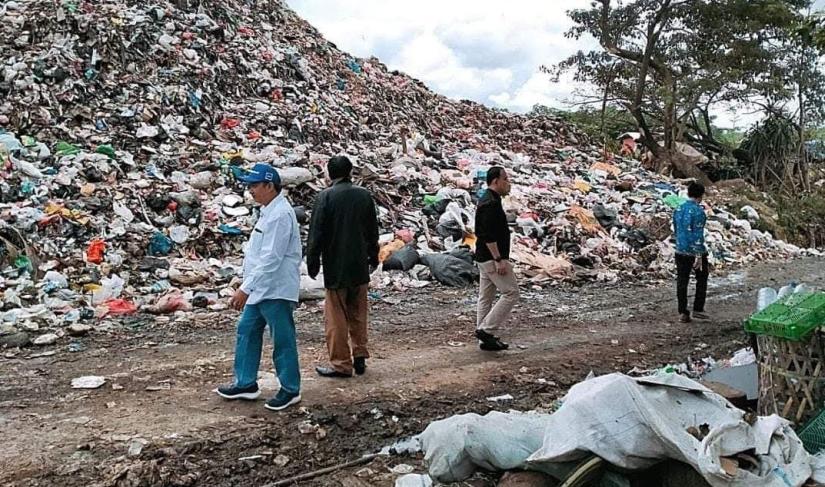 Dokumentasi Anggota DPRD Kota Bengkulu meninjau lokasi TPA Air Sebakul Kota Bengkulu.