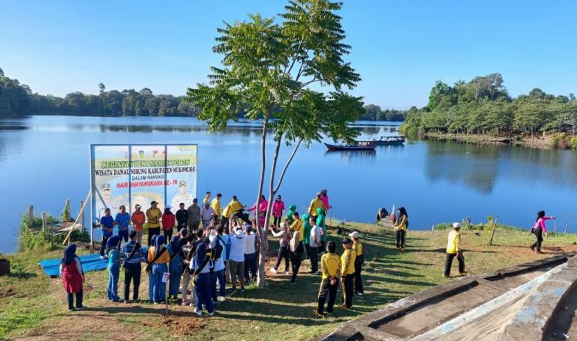 Persiapan Festival di Danau Nibung Mukomuko