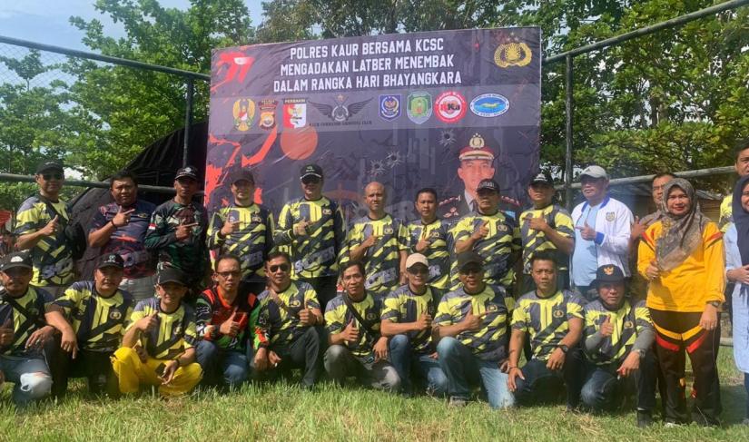 kelas executive Menembak diadakan Polres Kaur bersama Kaur Commando Shooting Club (KCSC) ini dalam rangka HUT Bhayangkara ke-77 tahun 2023 yang dilaksanakan di Taman Bhineka Desa Sinar Pagi Kaur Selatan, 15/7/2023.