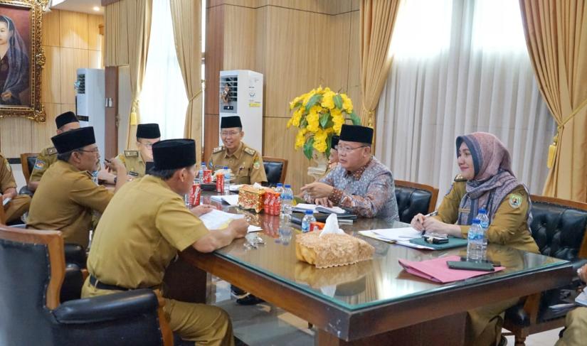 Pemerintah Provinsi Bengkulu memaparkan program APBD 2024 di hadapan Gubernur Bengkulu Rohidin Mersyah, Senin (10/7/2023)