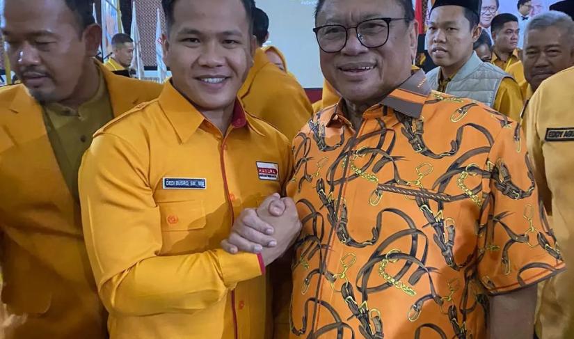 Dedi Busro dan Ketua Umum Partai Hanura. (Doc:Tw07)