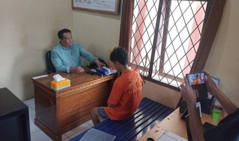 Maksud hati ingin punya penghasilan untuk menambah uang saku, pelajar berinisial AH (17) malah harus berurusan dengan polisi.