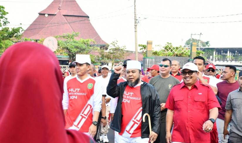  Jalan Santai Sembari Melantunkan Selawat-selawat Nabi, Jumat pagi (10/3).