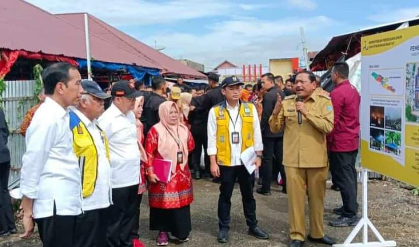Bupati BU, Ir H Mian saat pemaparan Audiensi Usulan pembangunan pasar dan Ruas jalan di Bengkulu Utara Didepan Presiden RI