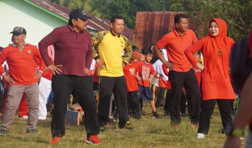 Bupati BU mengikuti senam massal bersama unsur tripika