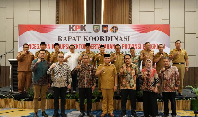 Rapat Koordinasi Tematik khusus sektor pertanahan, terkait penyelesaian aset dan tanah yang digelar Komisi Pemberantasan Korupsi (KPK) dan Badan Pertanahan Nasional (BPN) Bengkulu, di Mercure Hotel, Selasa (20/6).