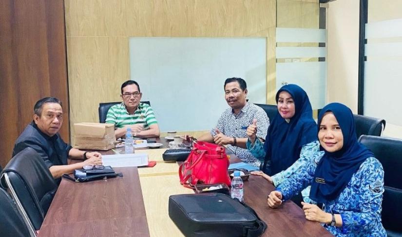 Persatuan Guru dari Sekolah Menengah Atas (SMA) 7 dan SMA 9 Kota Bengkulu menggelar kunjungan ke anggota Dewan Perwakilan Rakyat Daerah (DPRD) Provinsi Bengkulu, Selasa (2/5/2023).