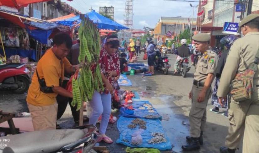 Pedagang Kaki Lima di Jalan KZ Abidin II.