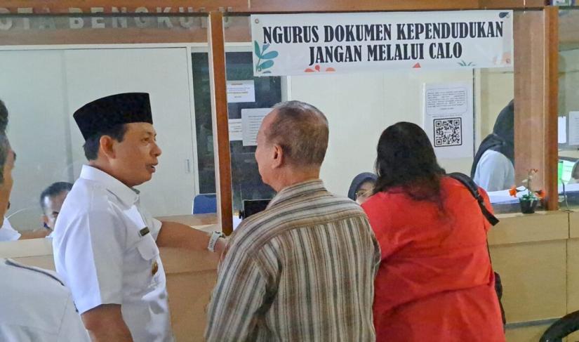 Tampak wAKIL Walikota Bengkulu Dedy Wahyudi Sidak OPD usai Liburan Lebaran