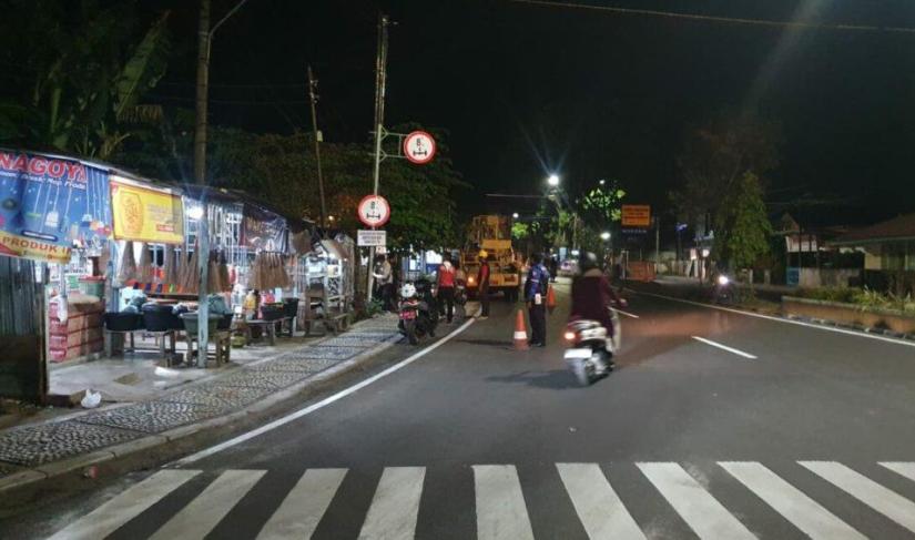 Rambu di Simpang Hibrida