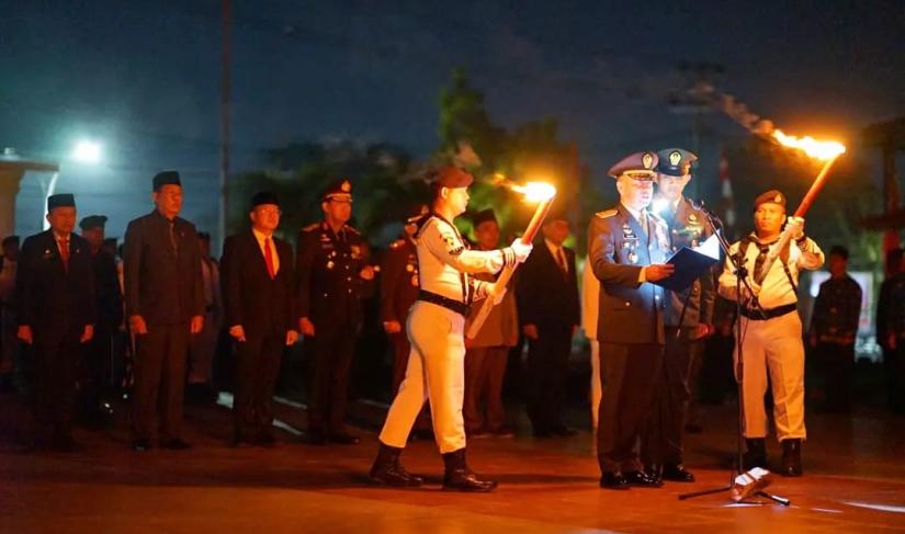 Apel Kehormatan dan Renungan Suci Dalam Rangka HUT ke-78 Kemerdekaan RI di Taman Makam Pahlawan Balai Buntar Bengkulu, Kamis (17/08).