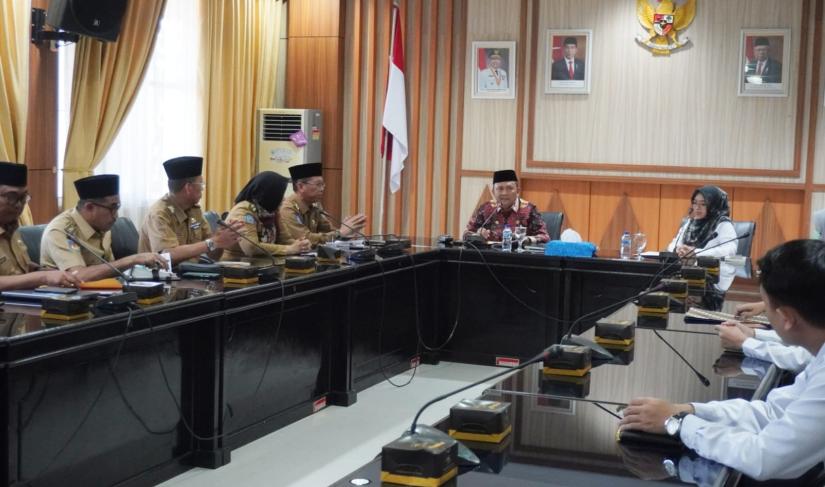 Entry Meeting dengan BPK RI Perwakilan Bengkulu di Ruang Rapat Rafflesia Kantor Gubernur Bengkulu, Senin (21/08).