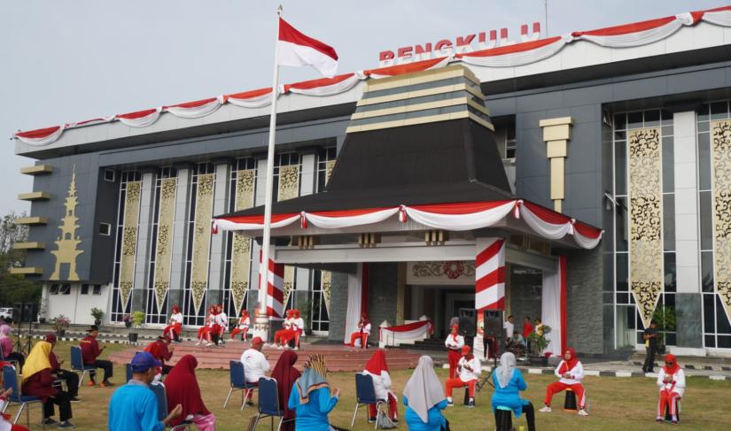 Senam Bepers BEP di Halaman Kantor Gubernur Bengkulu, Jumat (25/8/23).