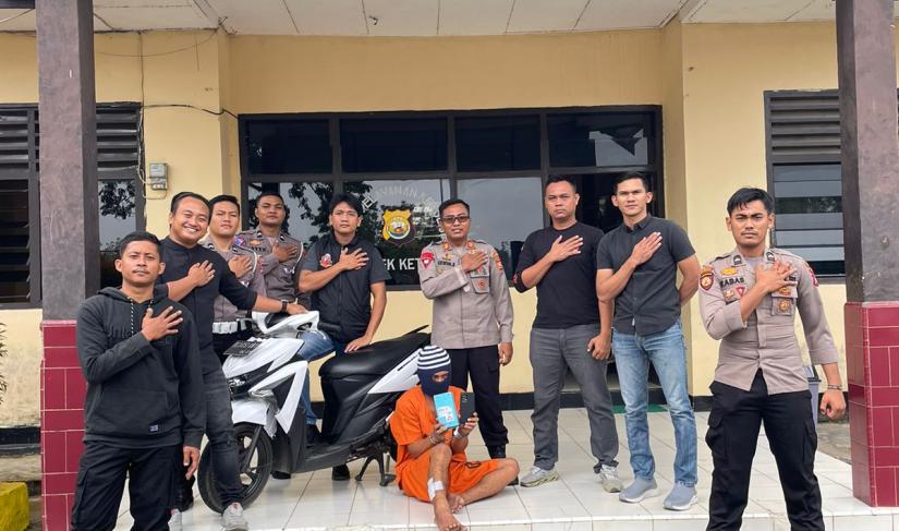 RS (23) warga Desa Air Sebayur Kabupaten Bengkulu Utara, yang dilaporkan melakukan pencurian pada 3 September lalu, akhirnya ditangkap polisi dilakukan pengejaran ke Kota Palembang. 