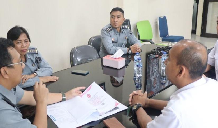 Kanwil Kementerian Hukum dan HAM Bengkulu menerima kunjungan dari Direskrimum Polda Bengkulu untuk membahas kasus pemalsuan nomor AHU dan barcode yang dikeluarkan oleh Kementerian Hukum dan HAM.