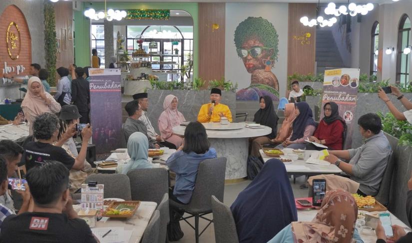 Gubernur Rohidin Apresiasi Penerbitan Buku Otobiografi Perempuan Pelestari Hutan Larangan