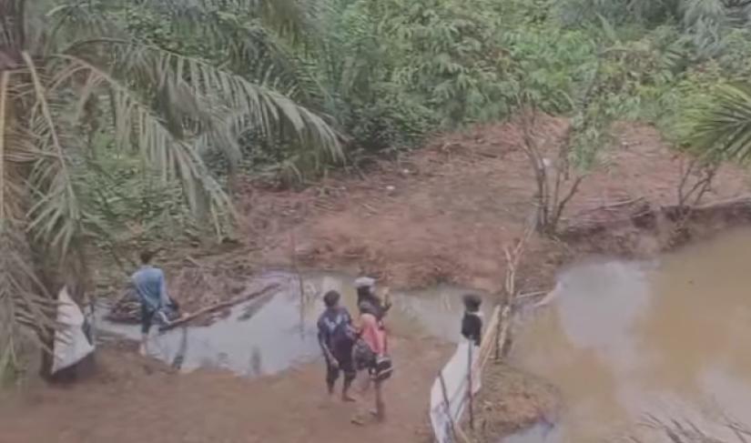 Telaga Biru Viral di Bengkulu Tengah Keruh Diguyur Hujan.