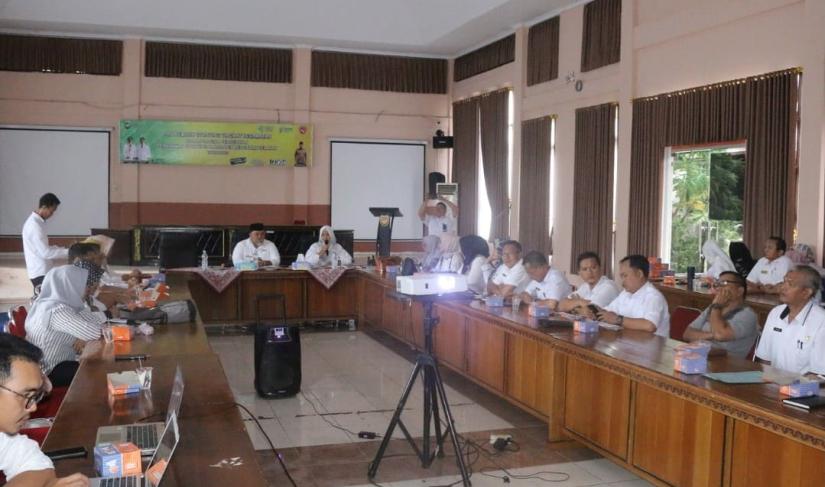 rapat Pra Rembuk Stunting Tingkat Kecamatan dan Penyamaan Persepsi Dalam Rangka Penginputan 8 (delapan) Aksi Konvergensi Penurunan Stunting Bengkulu Selatan 2023, di ruang Pola Bappeda Bengkulu Selatan
