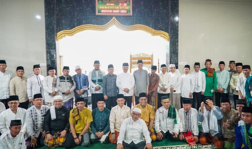 Gubernur Rohidin Gelontorkan 2,8 Miliar Rupiah untuk Bantuan Rumah Ibadah di Bengkulu
