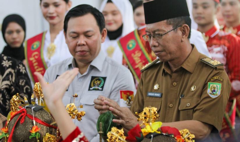 Asisten III Setda Provinsi Bengkulu Nandar Munadi membuka Focus Group Discussion di Gedung Serba Guna Provinsi Bengkulu, Senin, 12/06/2023.