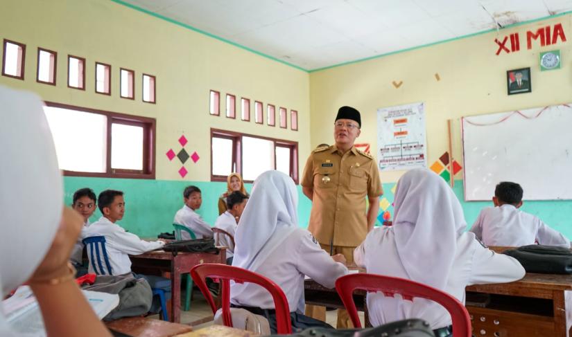 Gubernur Bengkulu kunjungi sekolah SMAN di Kabupaten Seluma.
