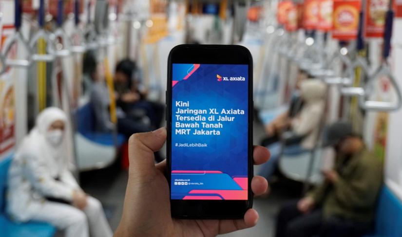 Jaringan MRT : Sejak pertengahan Agustus 2023 lalu, pelanggan XL Axiata telah bisa mengakses layanan data dan telekomunikasi saat berada di stasiun maupun jalur bawah tanah MRT Jakarta. Dengan demikian, para pelanggan bisa tetap bisa terhubung dan produktif selama menggunakan layanan MRT Jakarta.