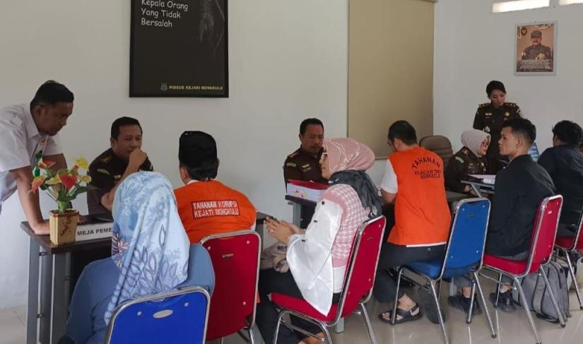 Tiga Tersangka Kasus KUR Dilimpahkan ke JPU Kejati Bengkulu.