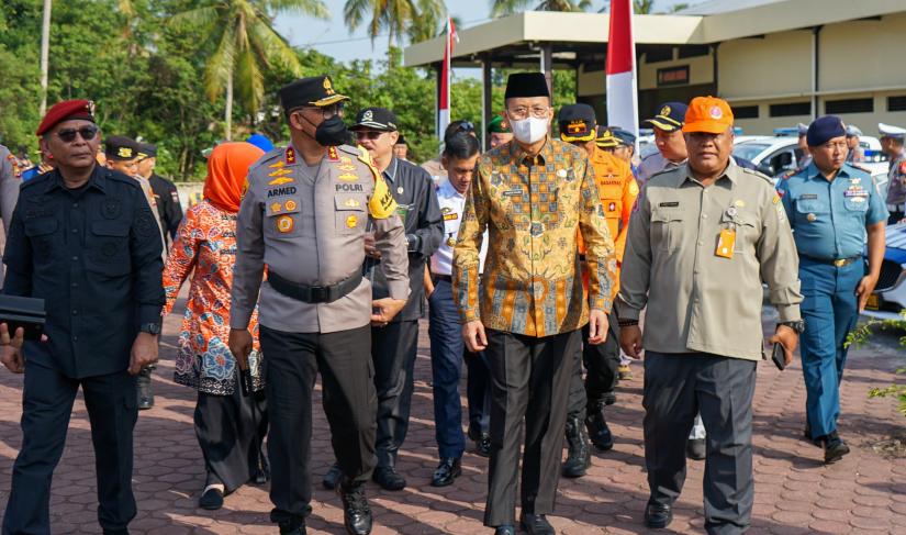 Apel Gelar Pasukan Ops Lilin Nala 2023 dalam rangka Operasi Pengamanan Nataru di Lapangan Apel Rekonfu Polda Bengkulu, Kamis (21/12).