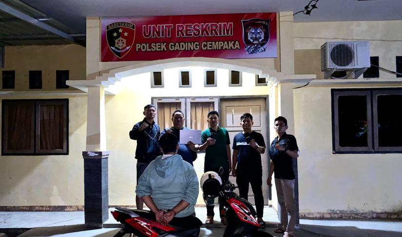 RRS (25), warga Perumahan Cimanuk Permata Indah Blok B Kelurahan Padang Harapan Kecamatan Gading Cempaka Kota Bengkulu, diringkus Unit Opsnal Macan Cempaka Polsek Gading Cempaka Polresta Bengkulu Polda Bengkulu atas kasus pencurian dengan pemberatan (Curat).