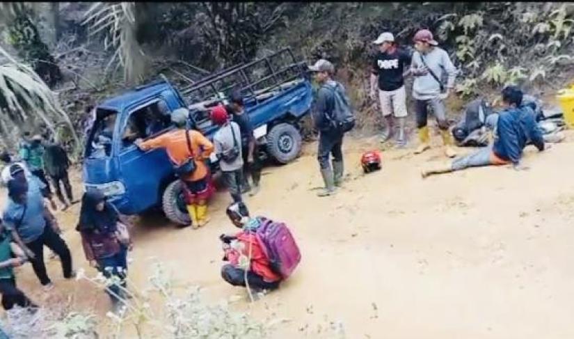 Alami kecelakaan, satu pekerja kebun PT Sadabi Indah Lestari (SIL) tewas, sementara 4 lainnya didera luka-luka. 