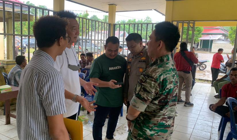 Kapolsek Putri Hijau Iptu Yoga Tama,S.Tr.K., S.I.K., M.Sc., menghadiri kegitan konsultasi publik terkait Analisis Mengenai Dampak Lingkungan (AMDAL) bersama masyarakat Desa Suka Maju dan Suka Baru, Kecamatan Marga Sakti Sebelat, Kabupaten Bengkulu Utara