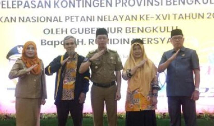 Dewan Suimi Fales saat Hadiri Penas Petani Nelayan di Sumbar