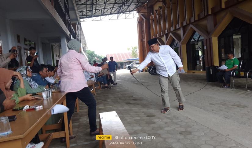 Ketua LDII Bengkulu Meri Sasdi Jantan saat Koneferensi Pers