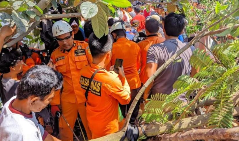 TRC Cinta BS Bidang DAMKAR, BPBD, dan BASARNAS Evakuasi Warga Terjebak Dalam Sumur