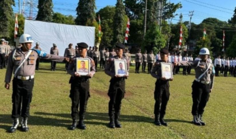 Tiga anggota Polisi di Polres Bengkulu Utara diberhentikan tidak dengan hormat (PTDH) pada pagi Sabtu (23/9) di halaman Makopolres Bengkulu Utara.
