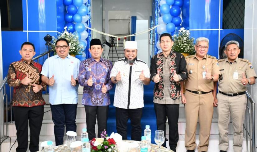 Walikota Bengkulu Helmi Hasan memberikan kado istimewa berupa gedung Berendo Harapan dan Doa (HD) untuk masyarakat Kota Bengkulu, terkhusus yang sedang berurusan di Jakarta, Selasa (7/3).