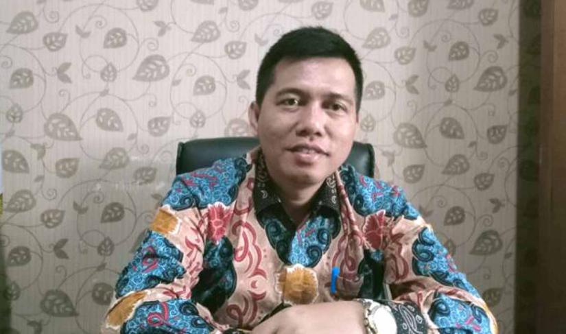 Ketua KPU Kaur Muklis Aryanto, S.Kom, MM saat di berada di ruang kerjanya Jumat (19/07/2024)
