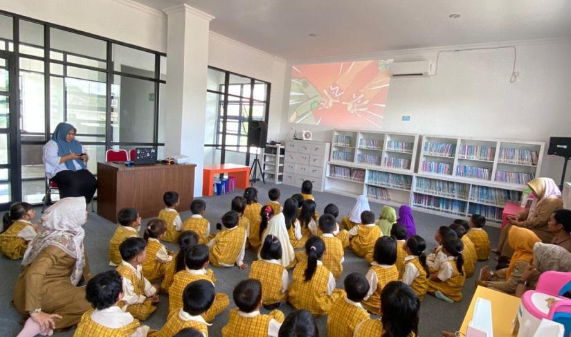 Kunjungan Anak TK ke Perpustakaan Daerah (Foto/Ist/MCSeluma)